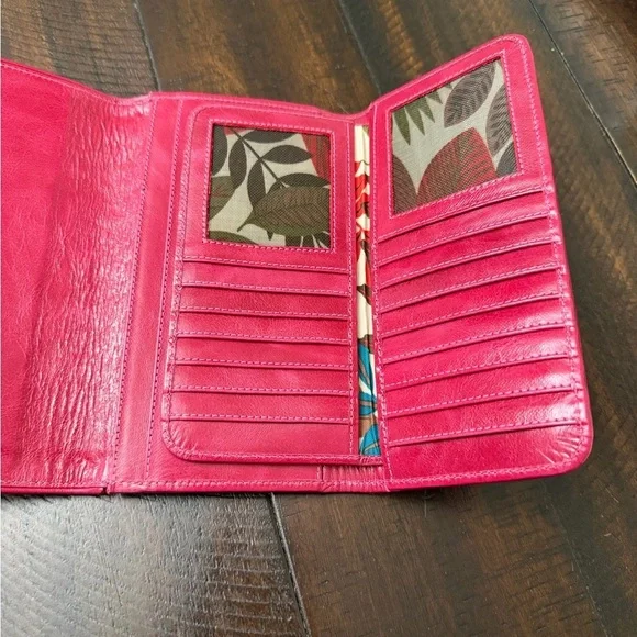 Geometric Pattern Women's Clutch with Pink Trim - Picture 7 of 9